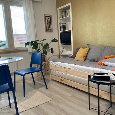 Korttelin Paeaessae Olavinlinnasta *